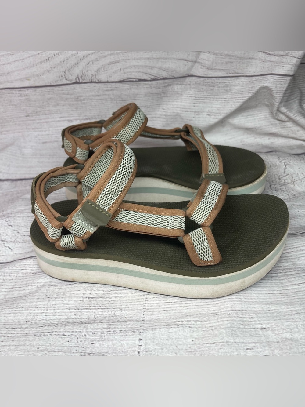 Teva Women’s 6 Flatform Universal Mesh Sandals